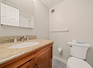 200 Swanton St APT 432, Winchester, MA 01890