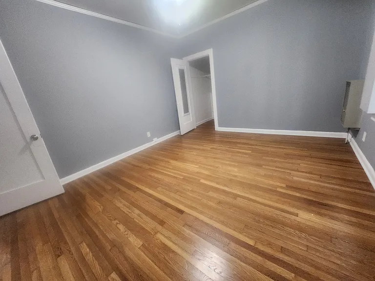 4027 W 6th St — Photo 5
