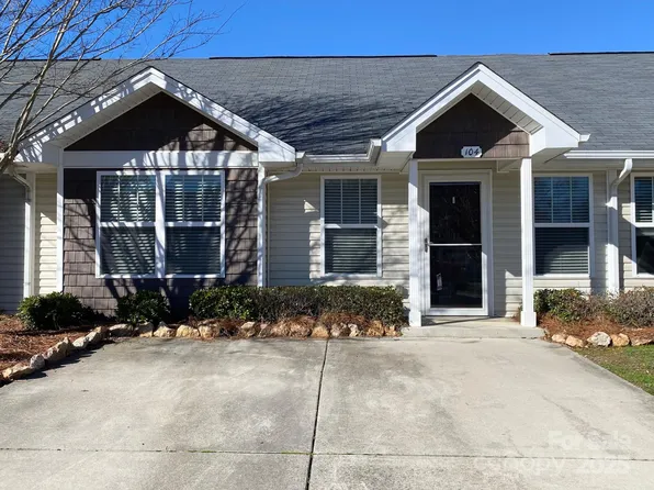 104 Lassiter Ct, Mount Holly, NC 28120