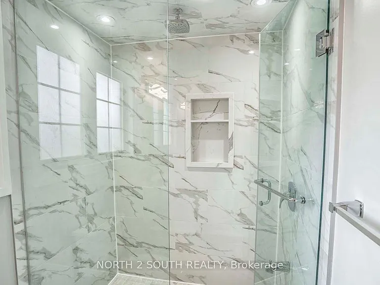 37 Loire Ct #UPPER — Photo 36