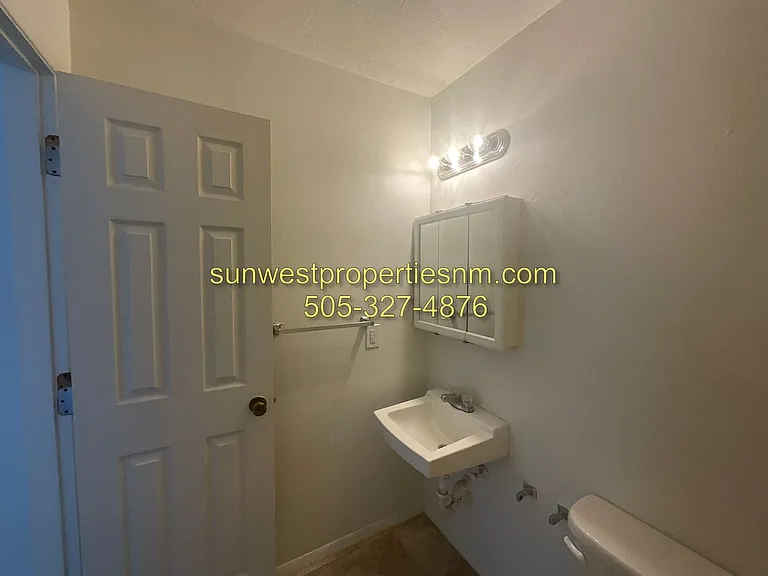 1012 Glade Ln — Photo 6