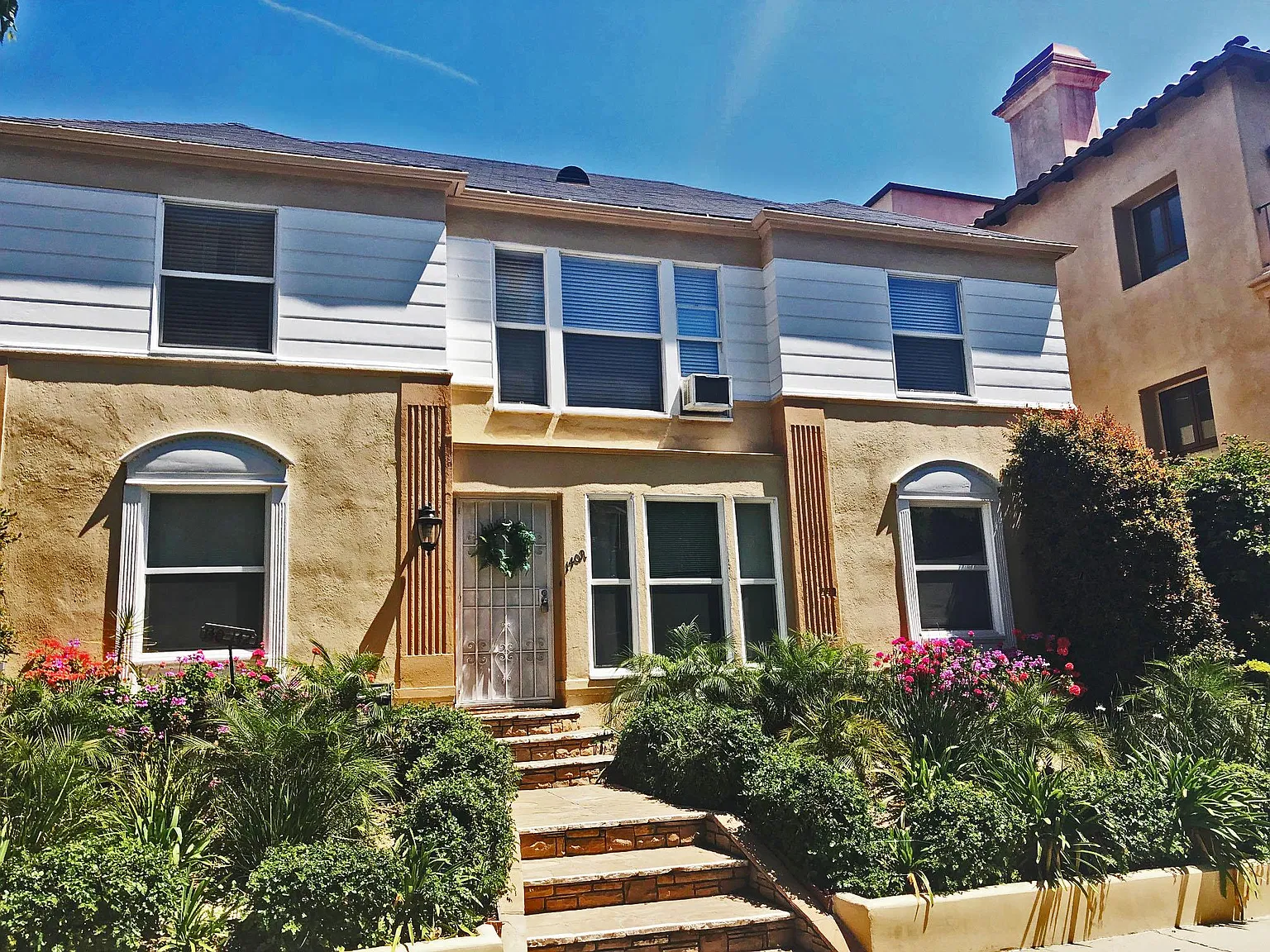 1 bed, 900 sqft, $2,934 — Photo 2