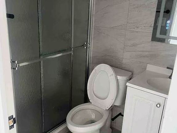 5th image of 6810 16th Ave Floor 2