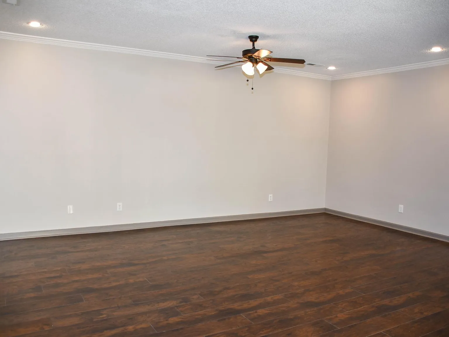 2 bed, 1160 sqft, $1,395 — Photo 3