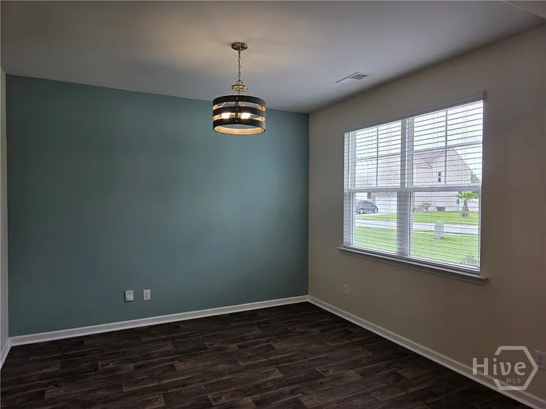 114 Troupe Dr — Photo 5