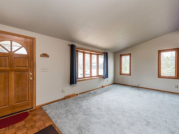 4th image of 22171 W Pineview Dr