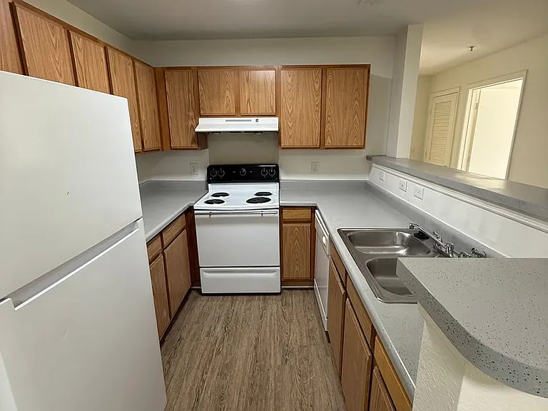 Highlands Apts — Photo 1