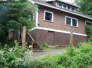 230 Elm Ave, Reedsport, OR 97467