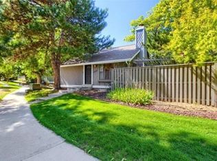 10221 E Peakview Ave, Englewood, CO 80111