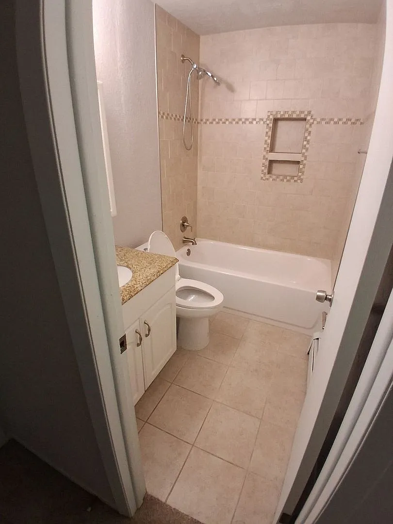 Charming 2BR Condo in Boulder — Photo 4