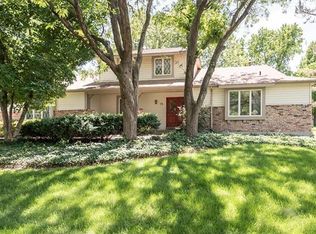 15 Iron Lantern Ct, Saint Charles, MO 63304