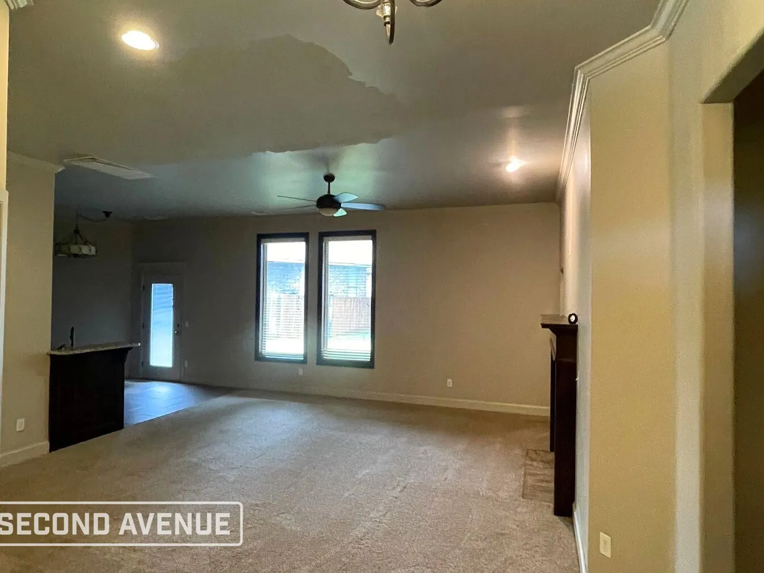 3 bed, 2.5 bath, 1999 sqft, $1,889 — Photo 2