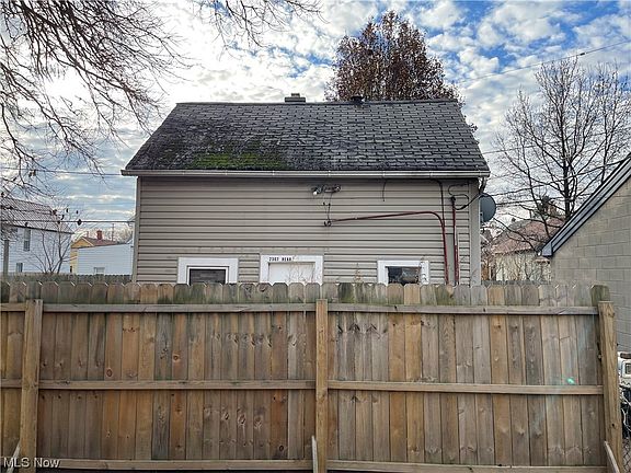 5th image of 2307 Kinkel Ave