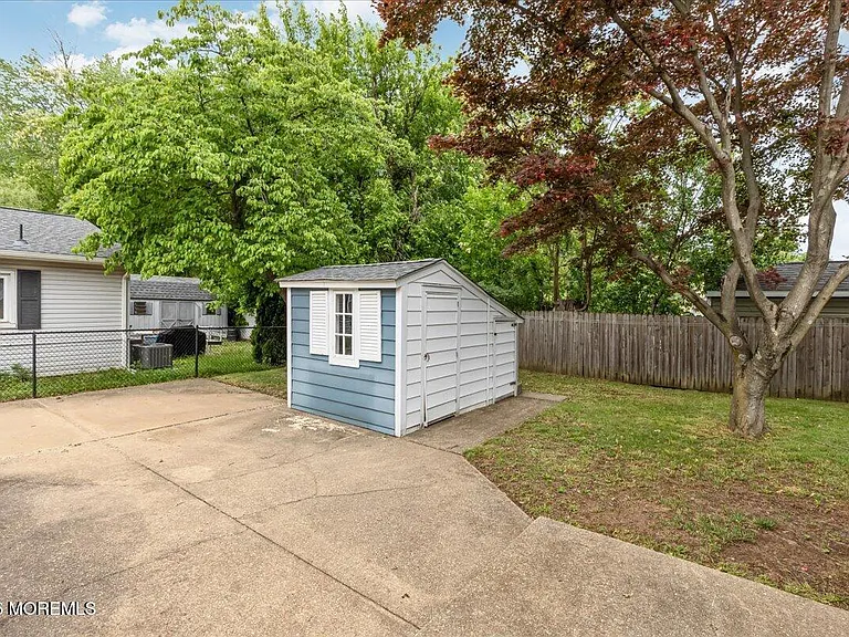 223 W End Ave — Photo 18