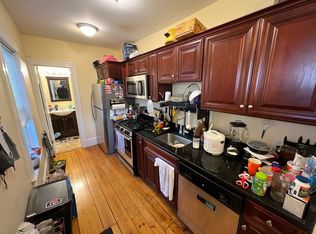 6 White Street Pl #R, Cambridge, MA 02140