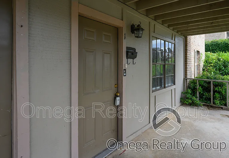 Lakeridge Apartments — Photo 14