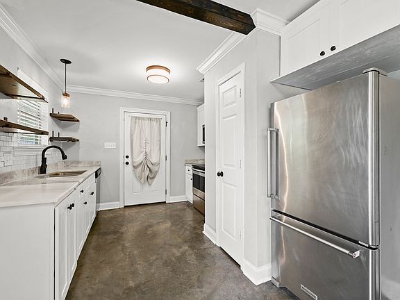 5th image of 32590 Weiss Rd
