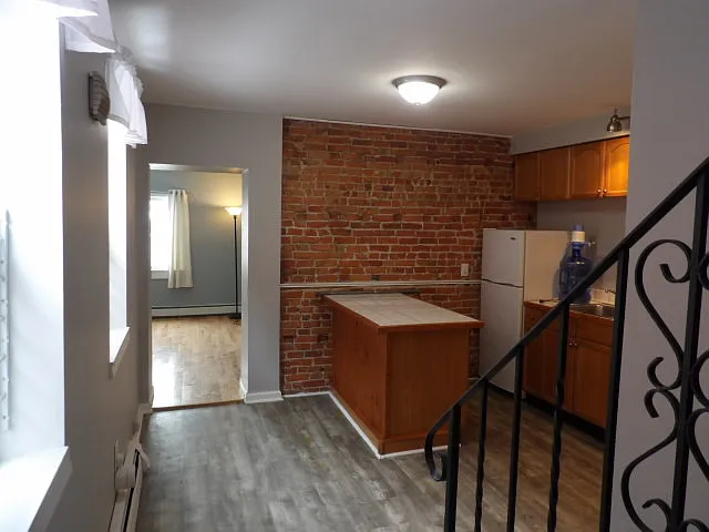 144 Cottage St — Photo 3