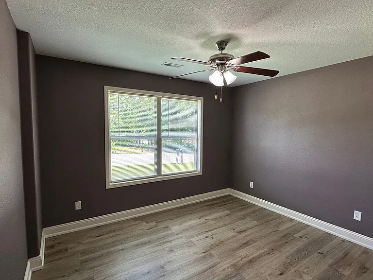 333 Lyle Curtis Cir — Photo 46