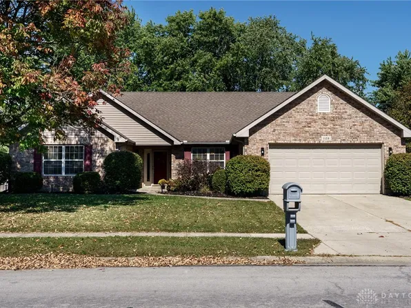 128 Union Ridge Dr, Englewood, OH 45322