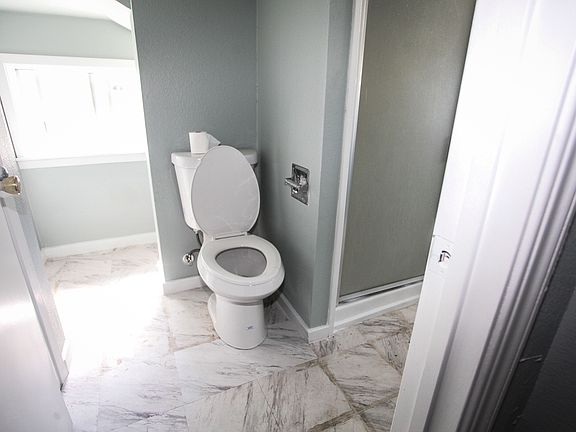 4th image of 2875 Perktel St