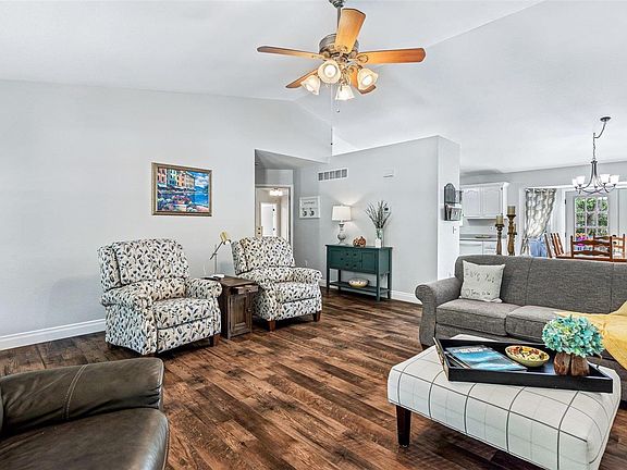 4th image of 9760 Lee Dr