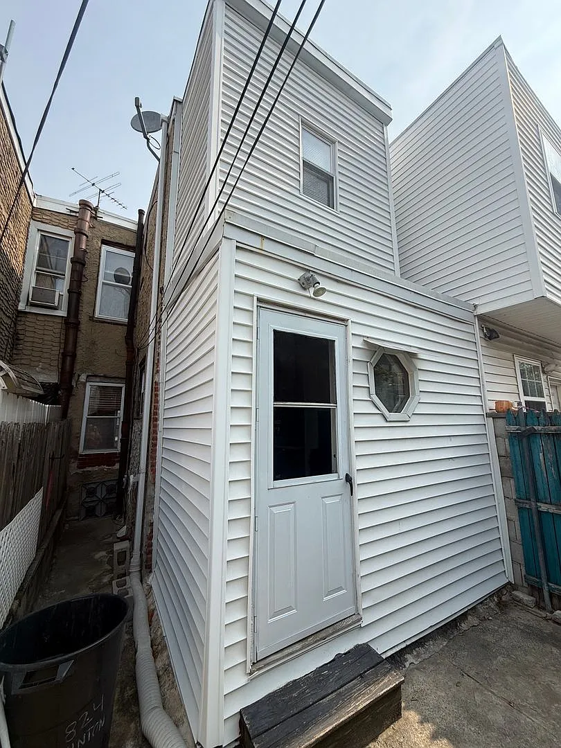 Three bedroom at 8th and Jackson in South Philadelphia — Photo 4