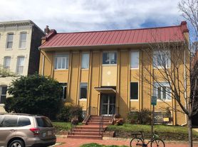 320 Constitution Ave NE