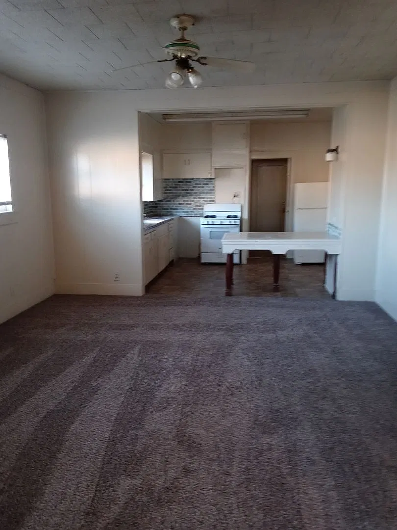 2203 St. John- House — Photo 4