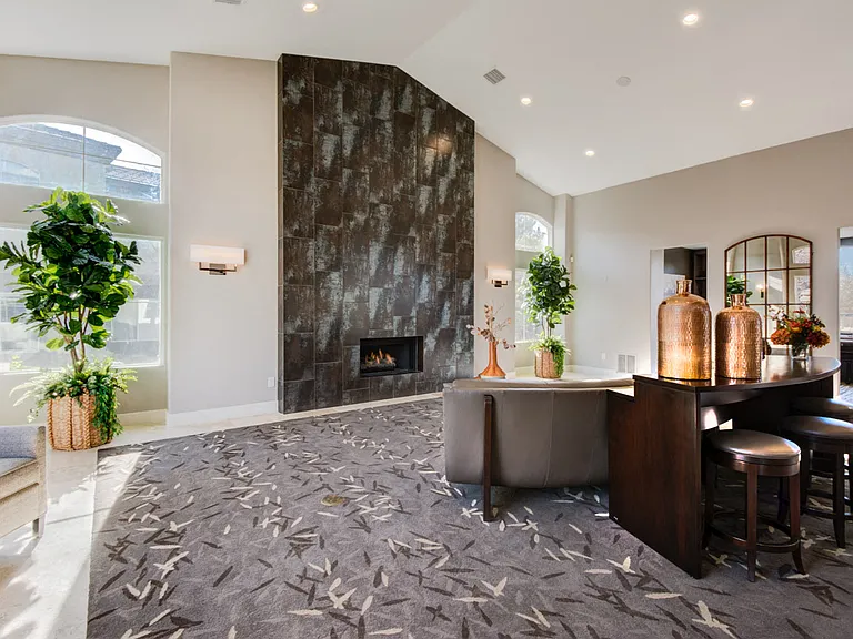 Leasing center