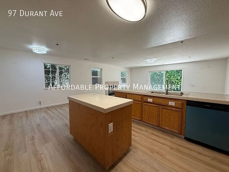 97 Durant Ave — Photo 8