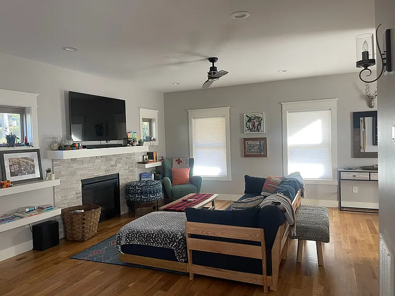 42 Reynolds Rd — Photo 5