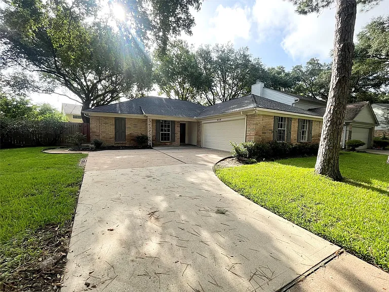 8318 Hot Springs Dr — Photo 20