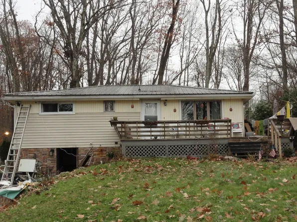 104 Old Pritts Ln, Champion, PA 15622