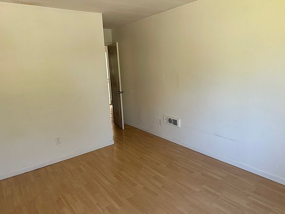 3rd image of 1130 Victoria St APT 5