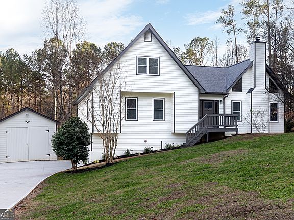 2nd image of 305 Mariner Cir