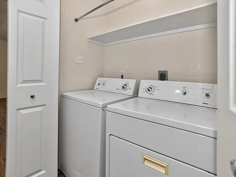 10320 S Tornado Ave — Photo 23