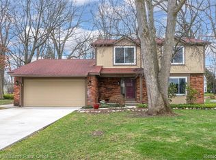 709 Denham Ln, Rochester Hills, MI 48307