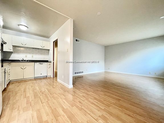 5th image of 1649 12th Ave APT 2