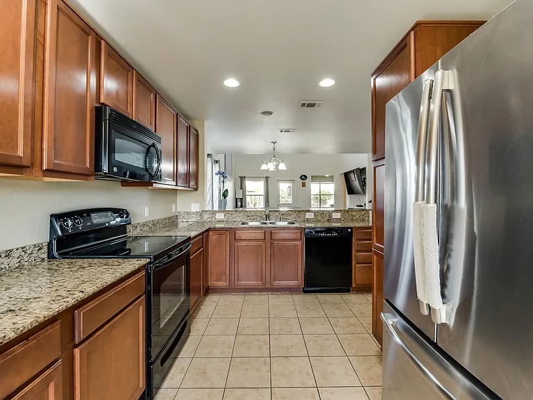 2613 Avenel Ct — Photo 4