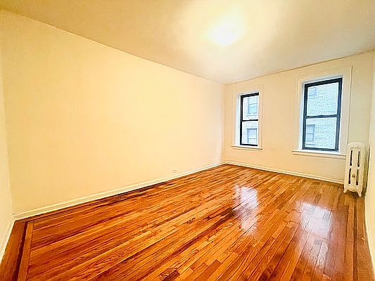 2nd image of 4863 Broadway APT 3N