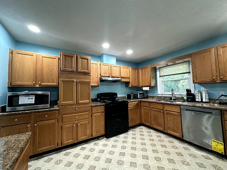 4408 Leota Dr — Photo 7