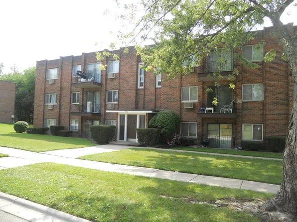 753 Strom Dr APT 3A, Dundee, IL 60118