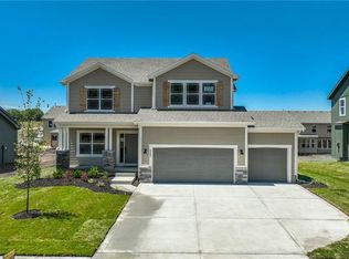 3208 SW Arbortree Dr, Lees Summit, MO 64082