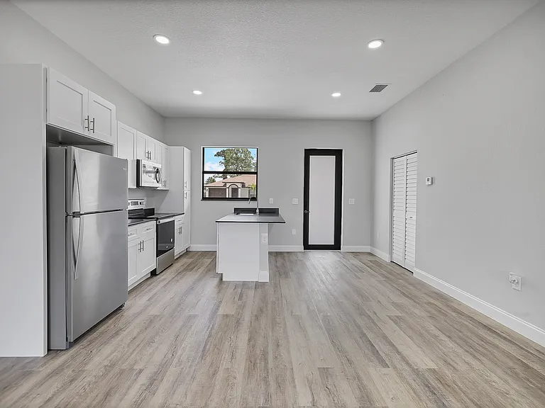 4721 29th St SW — Photo 5