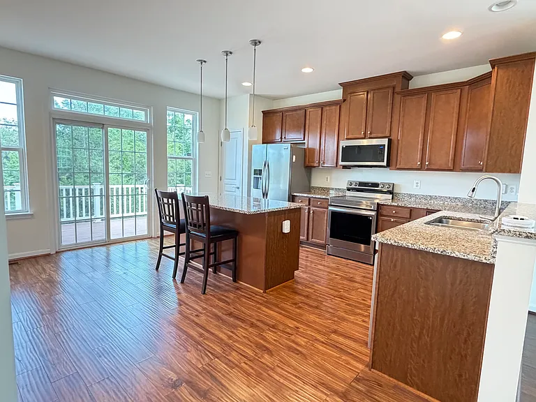 8267 Heritage Crossing Ct — Photo 2