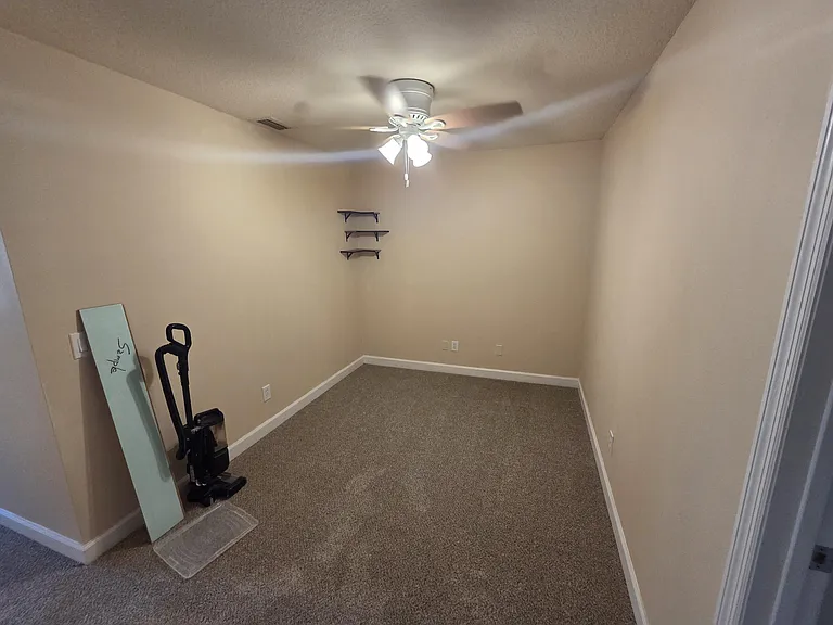 3810 Haley Ct #7 — Photo 17