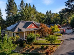 1260 Pinecrest Dr, Grants Pass, OR 97526