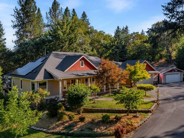 1260 Pinecrest Dr, Grants Pass, OR 97526