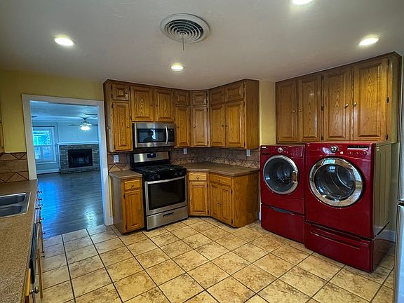 5th image of 2102 S Ong St